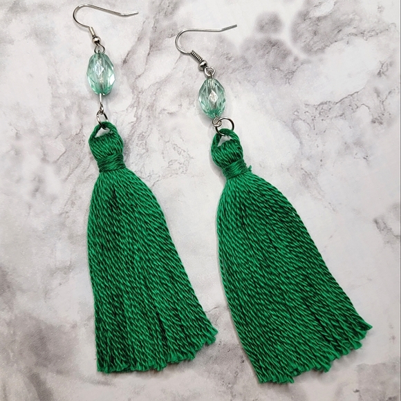 Handmade Tassel Earrings Green Thread Seafoam Green Bead Boho Hippie Chic - Picture 1 of 6